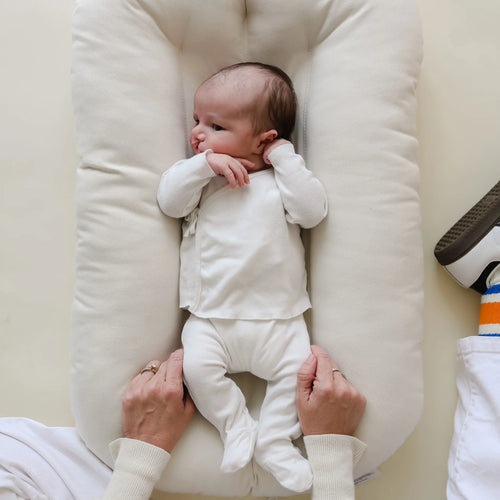 2026 2025 Cale-bébé Snuggle Me – Nid Confortable et Ergonomique pour Bébé en Teinte Naturelle